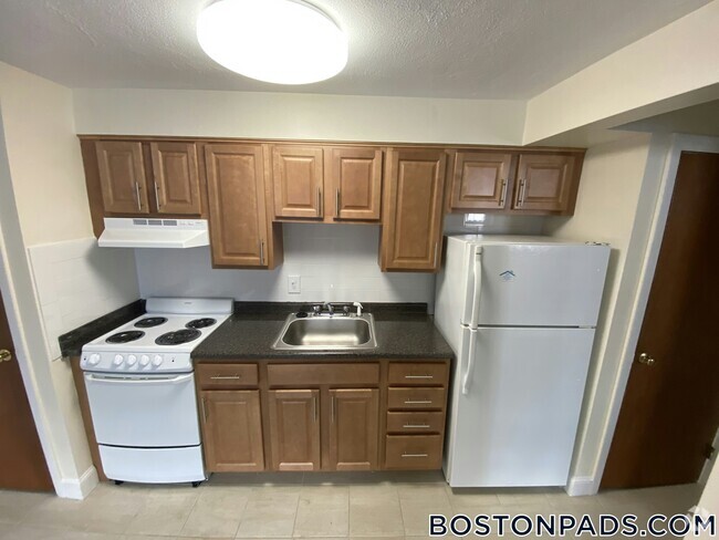Building Photo - 12 Brattle Dr