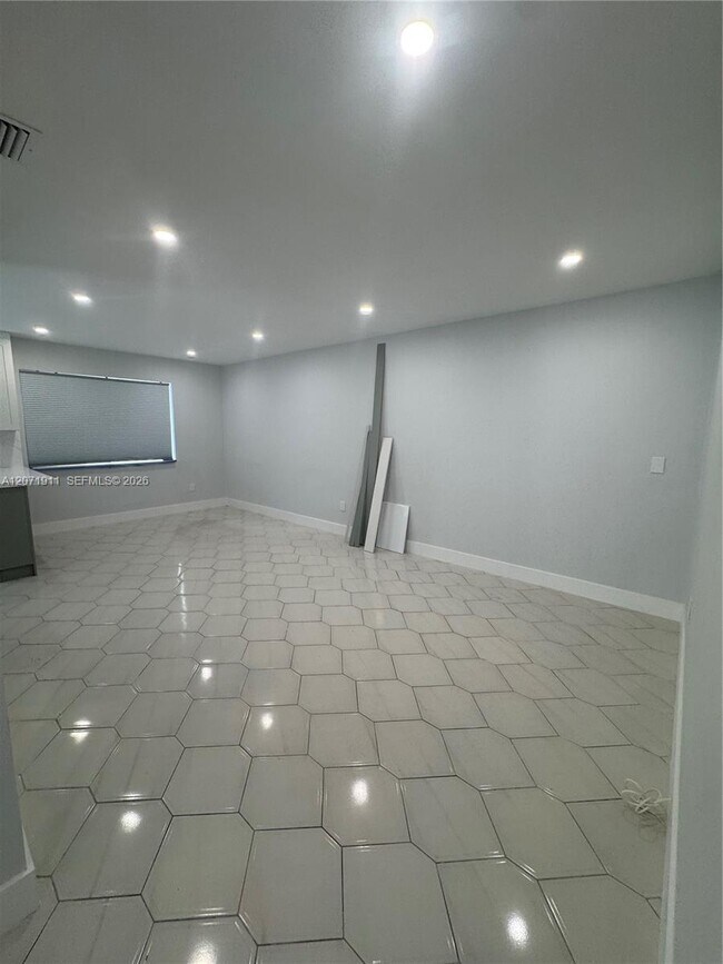 Foto del edificio - 3160 NW 3rd St