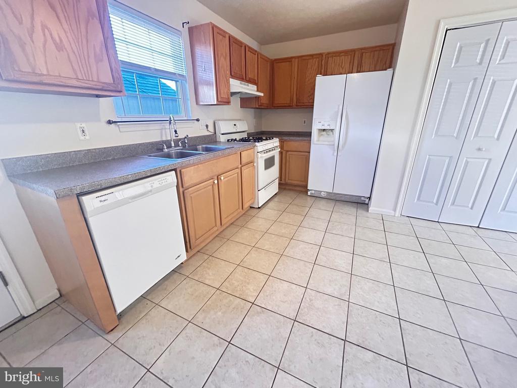 Foto principal - 213 Emily Ln
