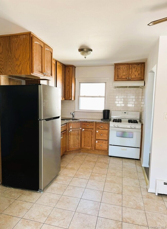 Foto del edificio - 131 Roslyn Rd