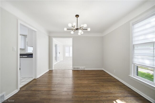 Foto del edificio - 4037 Washington Blvd