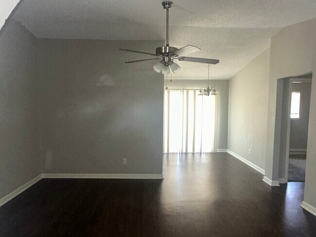 Building Photo - 10035 Shayna Dr. Dallas, TX 75217