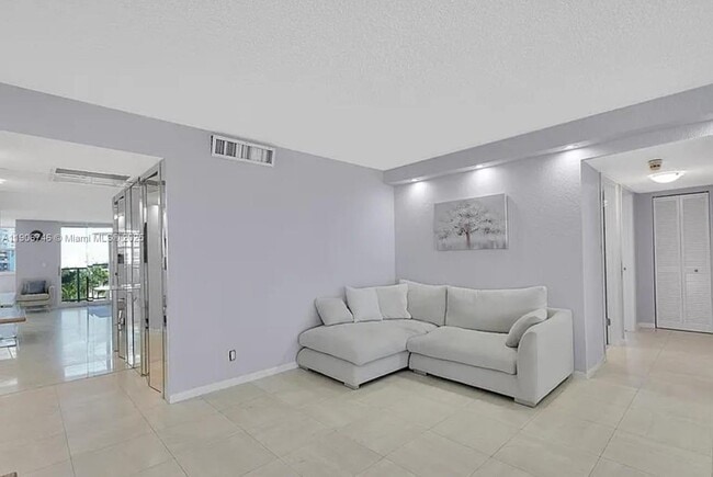 Building Photo - 1880 S Ocean Dr