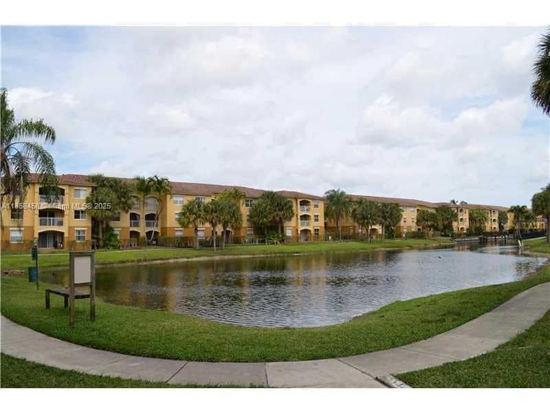 Foto principal - 9625 NW 1st Ct