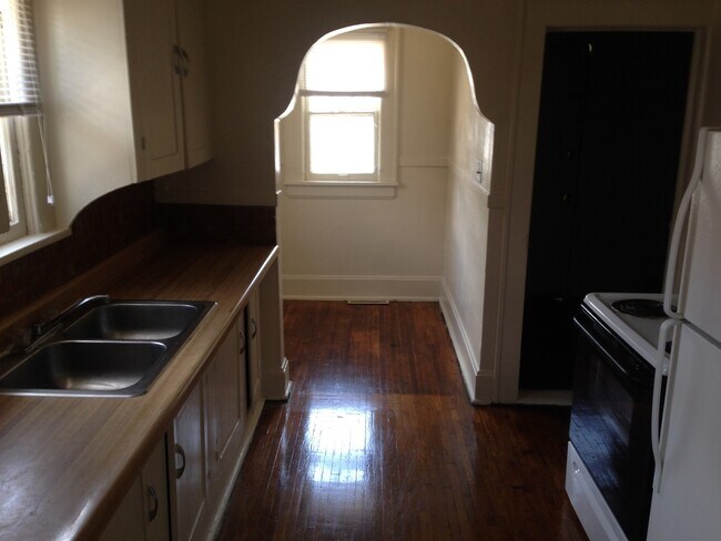 Foto del edificio - 3 bed, 1 bath house just steps from Missouri State University