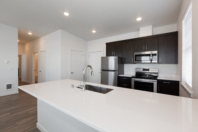 Foto del edificio - 1111 W Fourth Plain Blvd