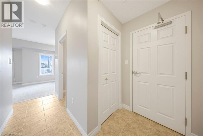 Photo du bâtiment - 1108 Fairway Rd N