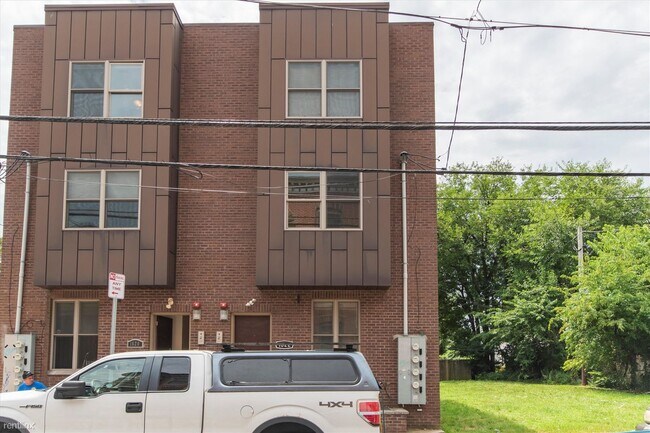Foto del edificio - 3 br, 3 bath Triplex - 1622 JEFFERSON ST U...