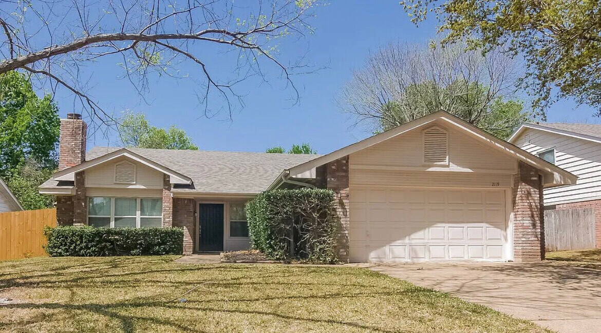 Primary Photo - 2119 Belmont Park Dr