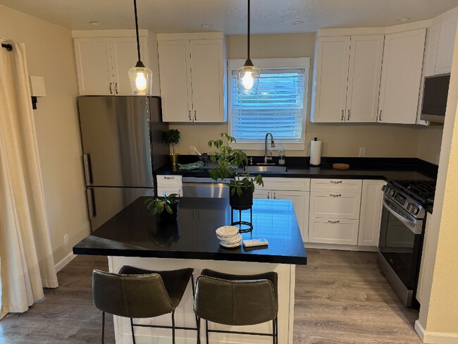 Foto del edificio - 779 Hamilton Dr