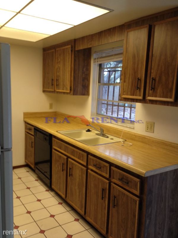 Building Photo - 7611 Autumn Pines Dr