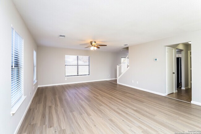 Foto del edificio - 9879 Highland Creek