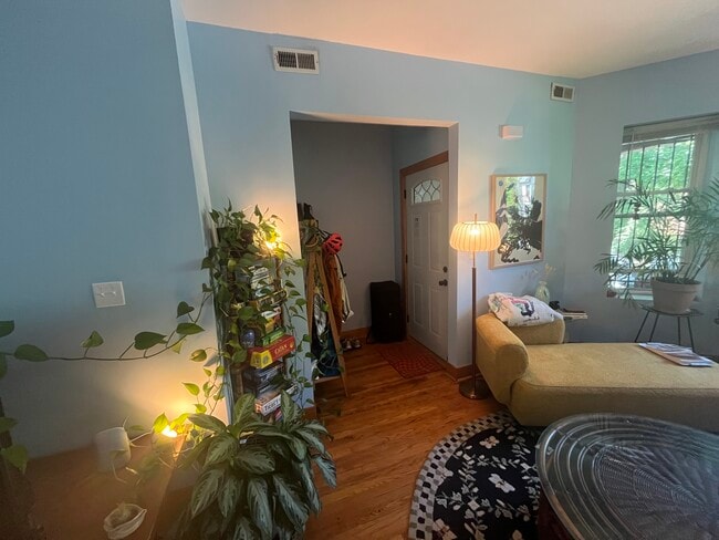 Foto del edificio - 3043 West Belden Avenue