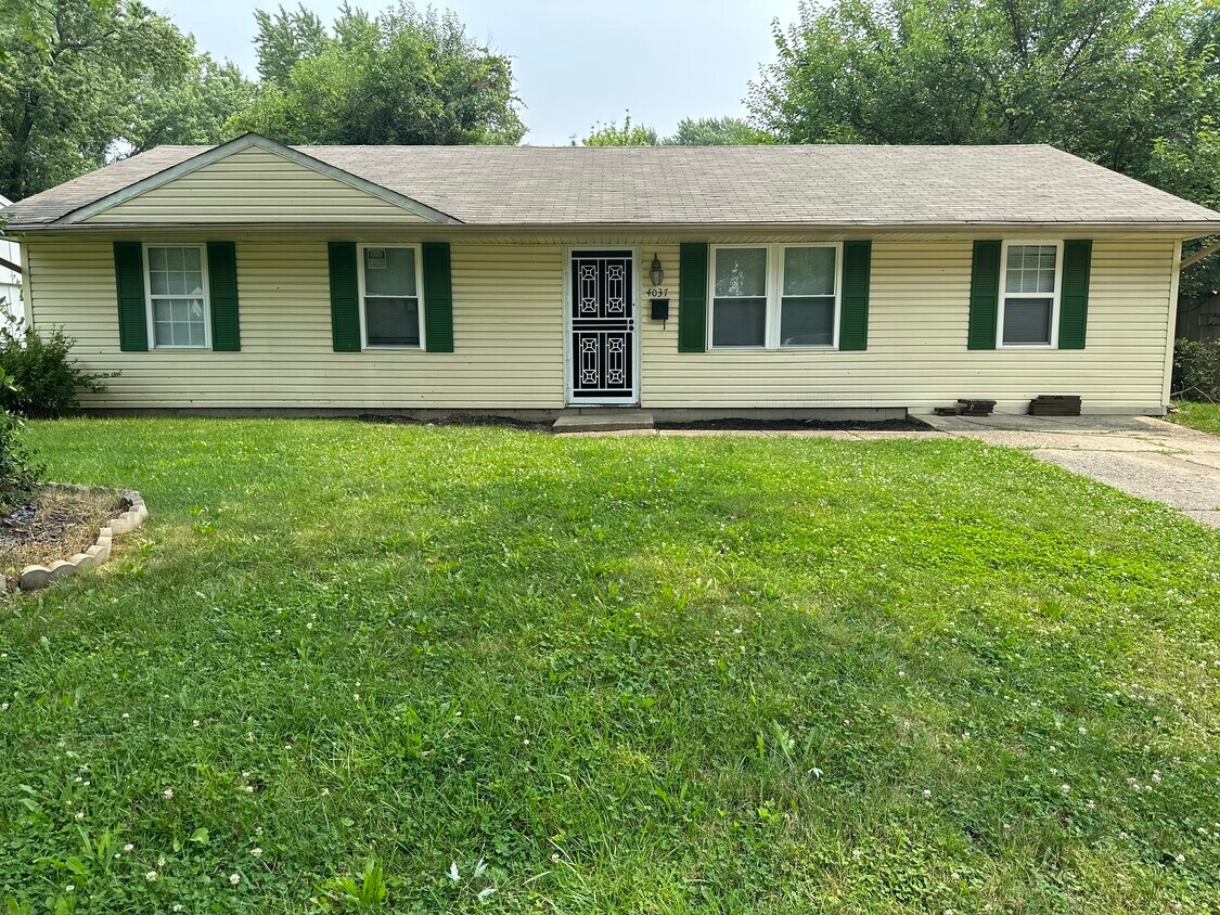 4037 Alsace Pl, Indianapolis, IN 46226 House Rental in Indianapolis