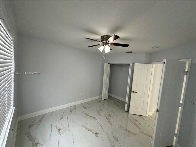Foto del edificio - 17425 NW 75th Pl