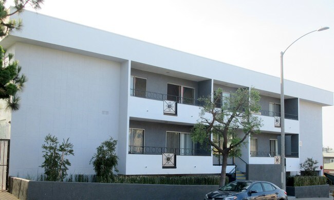 Building Photo - 1400 N Fairfax Ave