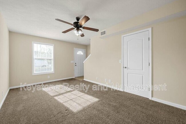 Foto del edificio - 2332 Raleigh Ct