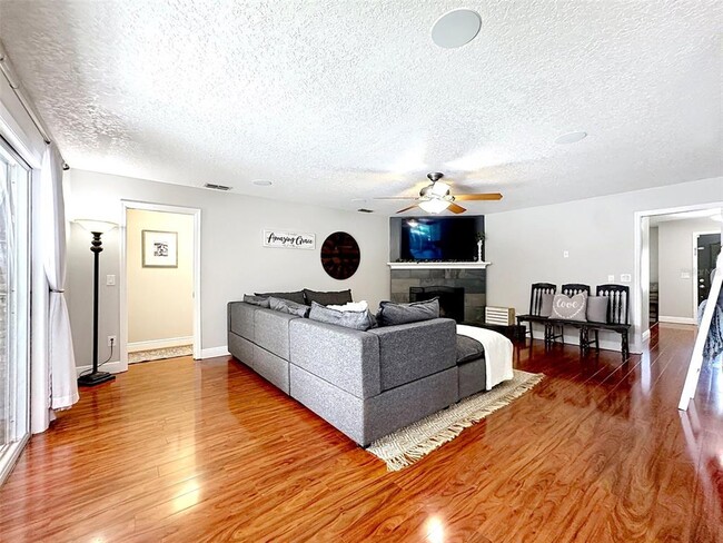 Foto del edificio - 341 W Hornbeam Dr