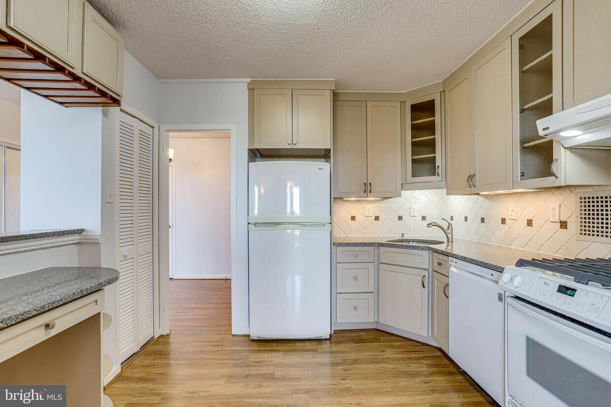 Foto principal - 3701 S George Mason Dr