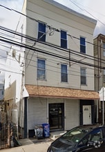 Building Photo - 96 Summer Ave
