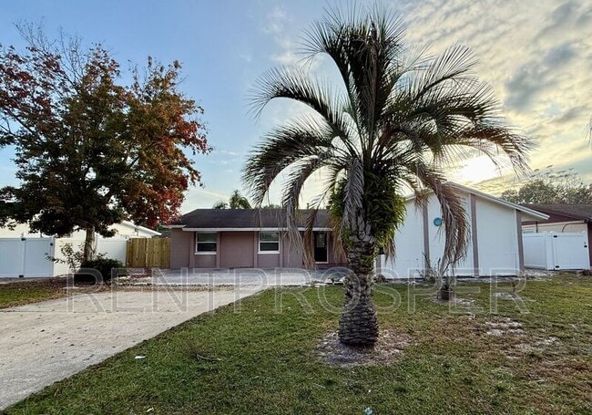 Photo - 376 Imperial Dr House