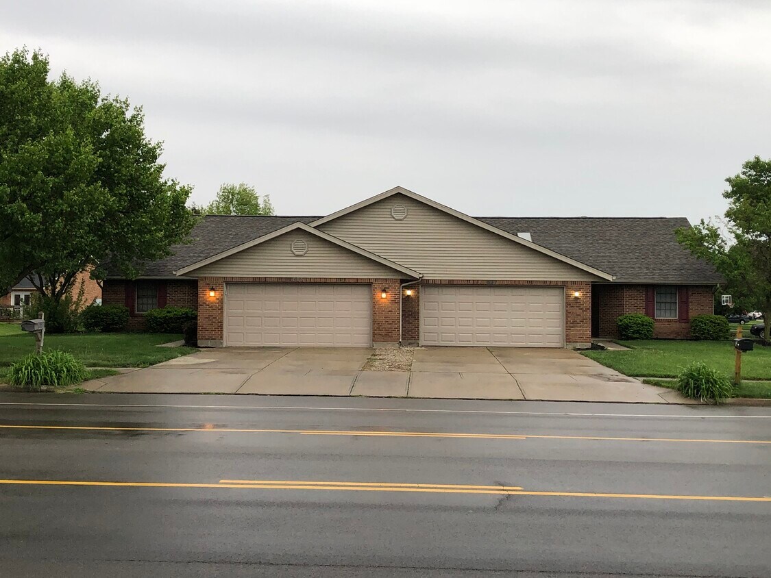 697 S Dorset Rd, Troy, OH 45373 Townhome Rentals in Troy OH