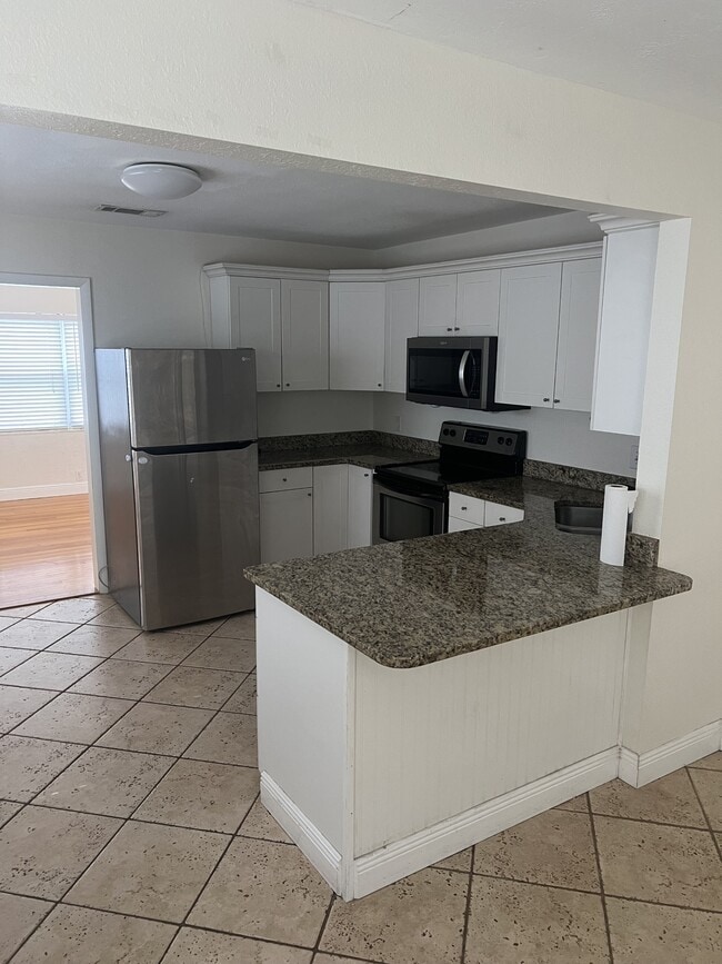 Building Photo - 1685 21st St N