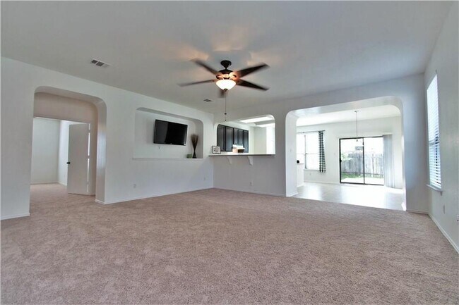 Building Photo - 2204 Old Sterling Rd