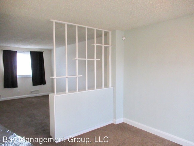 Building Photo - 3 br, 2 bath House - 7441 Forrest Ave