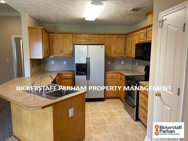 Building Photo - Beautiful Home In Maple Trace Subdivision!