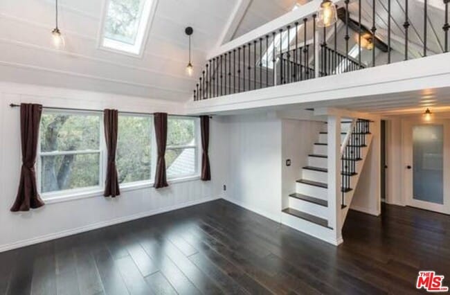 Building Photo - 638 N Topanga Canyon Blvd