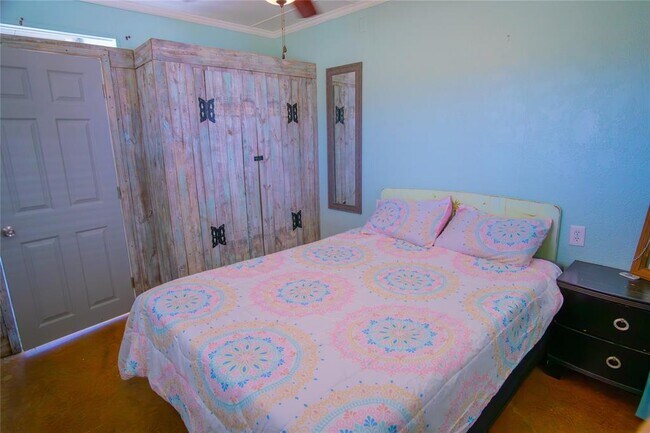 Foto del edificio - 4207 San Jacinto Dr