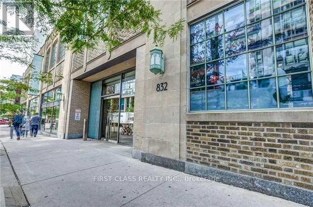 Photo du bâtiment - 832-1832 Bay St.