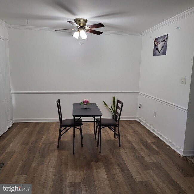 Building Photo - 3989 Wintergreen Pl