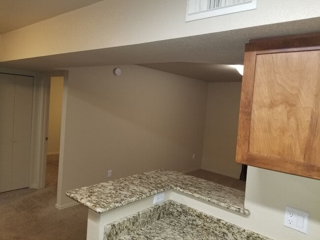 Building Photo - Upgraded West-Flagstaff Condo in the Arbor...