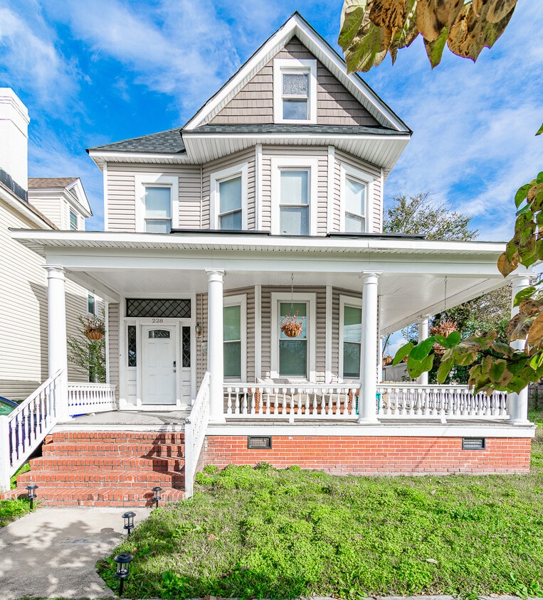 Photo - 228 W. 28th St.