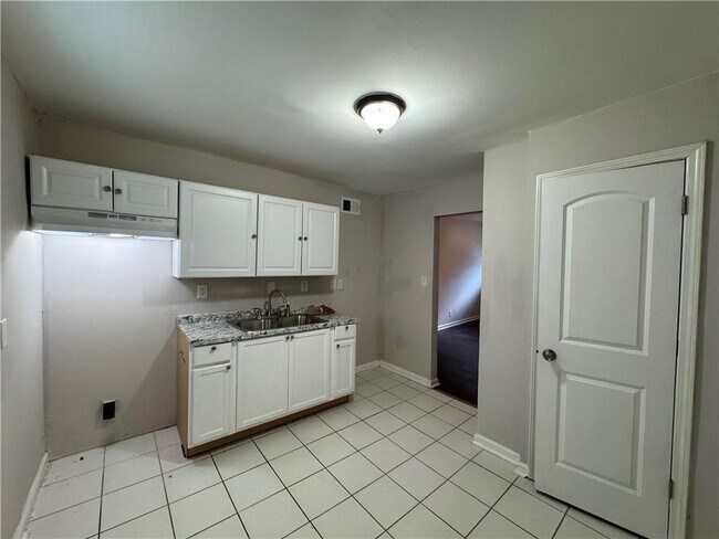 Foto del edificio - 2430 Perry Blvd NW