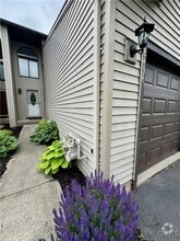 Building Photo - 8434 Bubbling Springs Dr