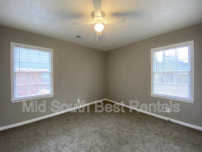 Building Photo - 4843 Knight Arnold Rd