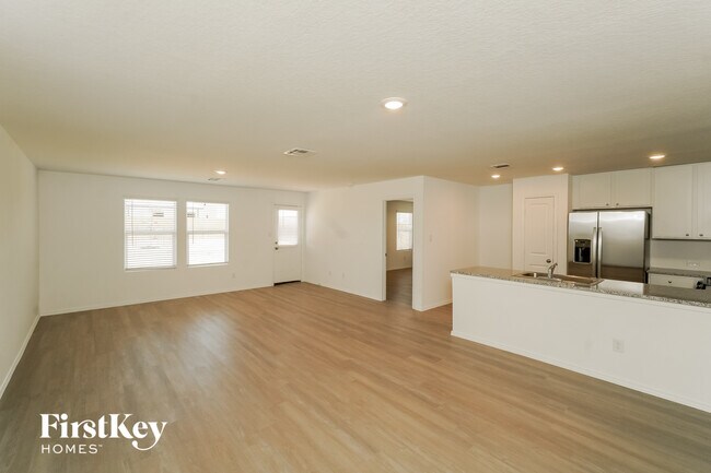 Foto del edificio - 10723 Vinateros Dr