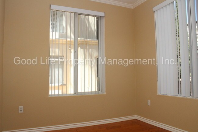 Foto del edificio - 9263 Regents Rd
