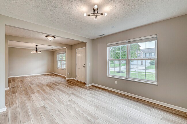 Building Photo - 6544 Hunters Ridge N