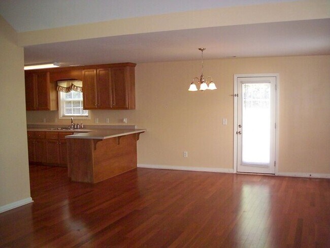 Foto del edificio - 515 Bethany Ct