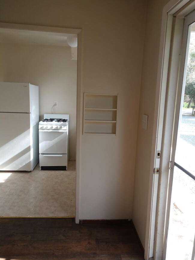 Building Photo - 1372 Vallombrosa Ave