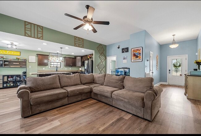 Foto del edificio - 206 Azalea Dr