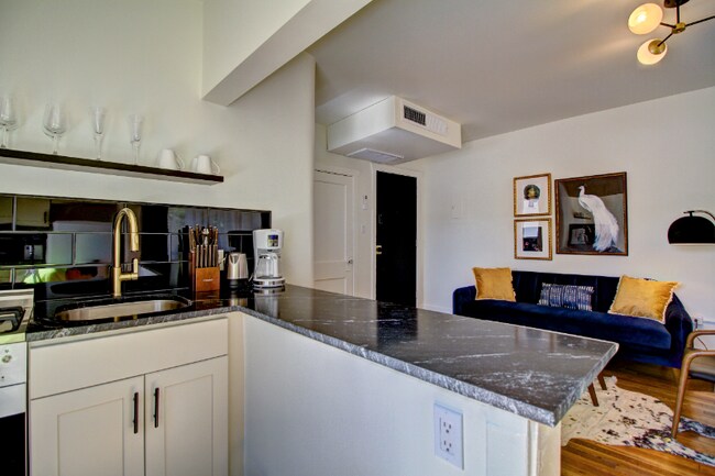 Foto del edificio - 45 W 11th Ave