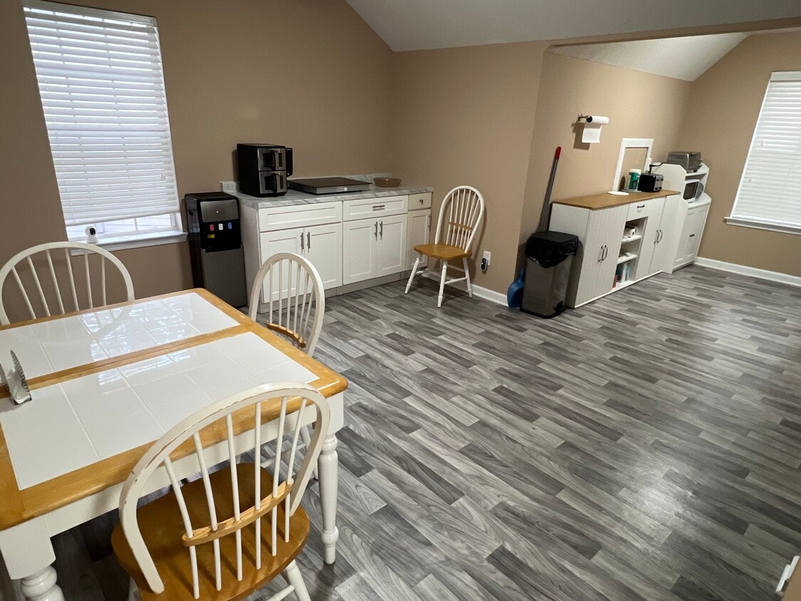 Foto del edificio - 4667 Derby Loop