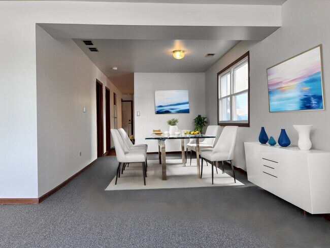 Building Photo - 9821 Ridgeland Ave