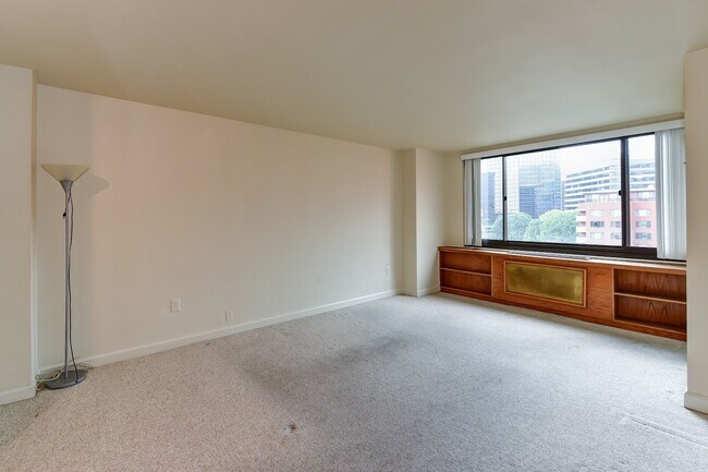 Foto del edificio - Spacious & Bright Studio at River Place East