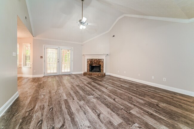 Building Photo - Fantastic 3bd/2ba home! Let yourself in!